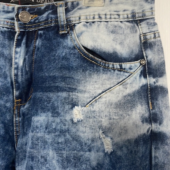 Men’s Destroyed denim shorts - Picture 4 of 10